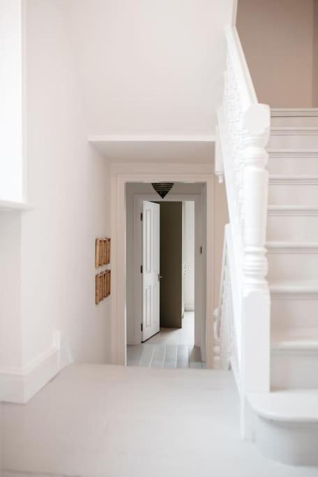 3 Bedroom House In Kew Gardens Ричмонд Экстерьер фото